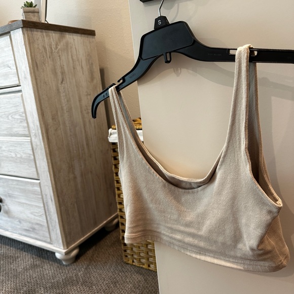 Crop Tops - Picture 4 of 4